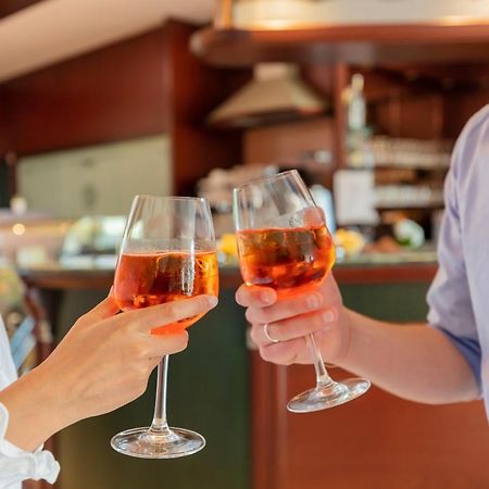 Nettuno Residence Hotel Peschiera del Garda Eksteriør billede