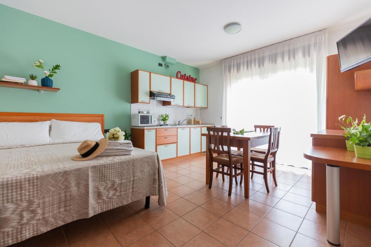 Nettuno Residence Hotel Peschiera del Garda Eksteriør billede