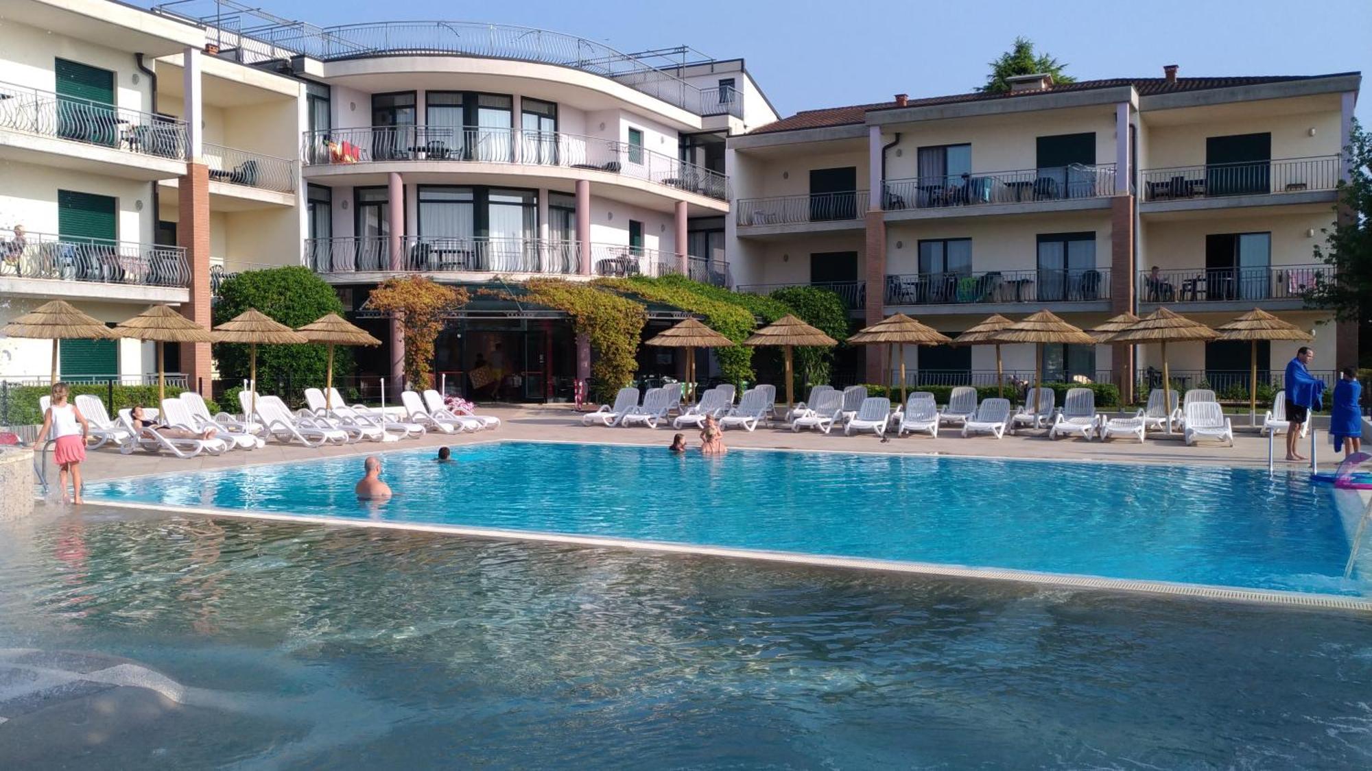 Nettuno Residence Hotel Peschiera del Garda Eksteriør billede