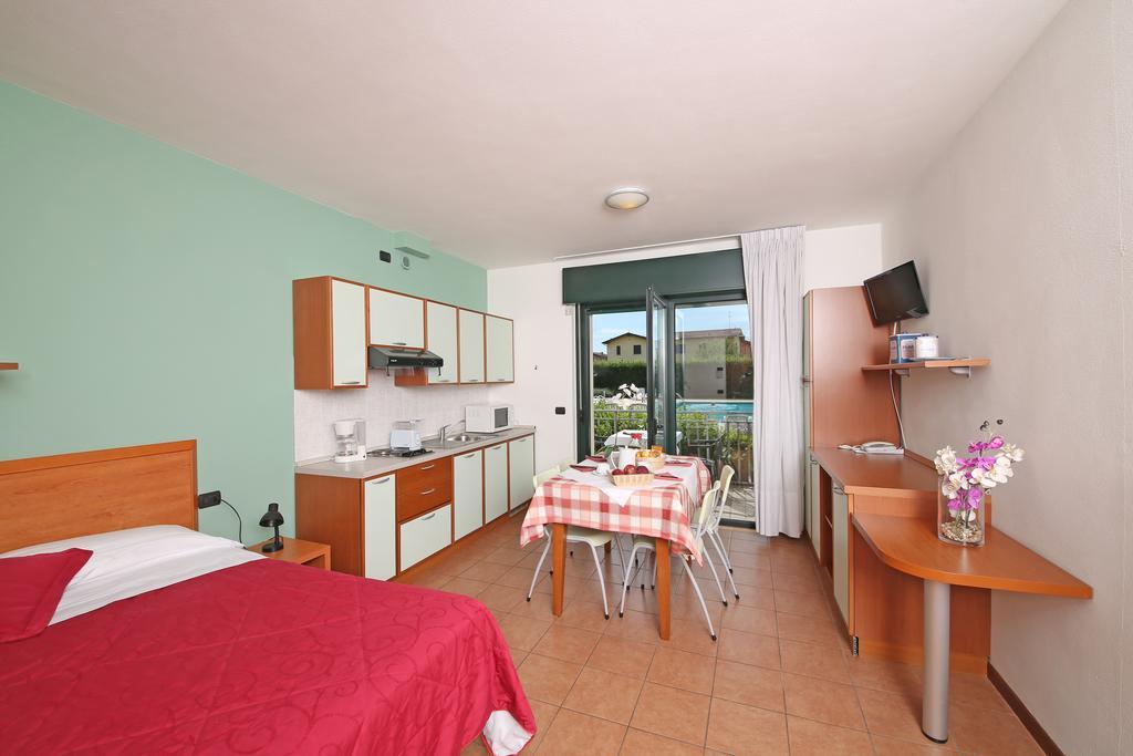 Nettuno Residence Hotel Peschiera del Garda Eksteriør billede