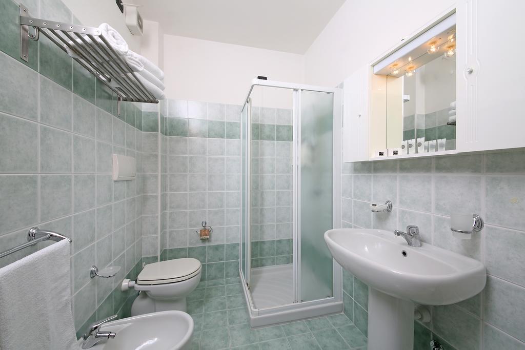 Nettuno Residence Hotel Peschiera del Garda Eksteriør billede