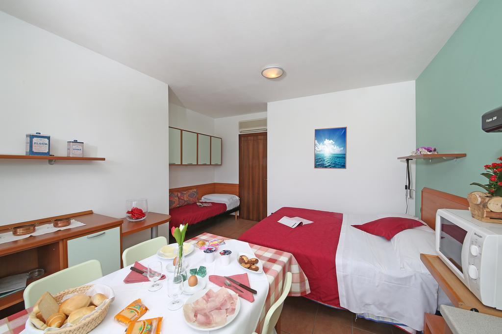 Nettuno Residence Hotel Peschiera del Garda Eksteriør billede