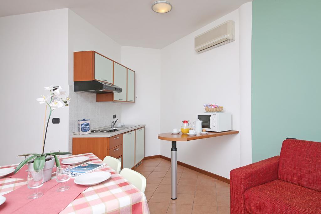 Nettuno Residence Hotel Peschiera del Garda Eksteriør billede