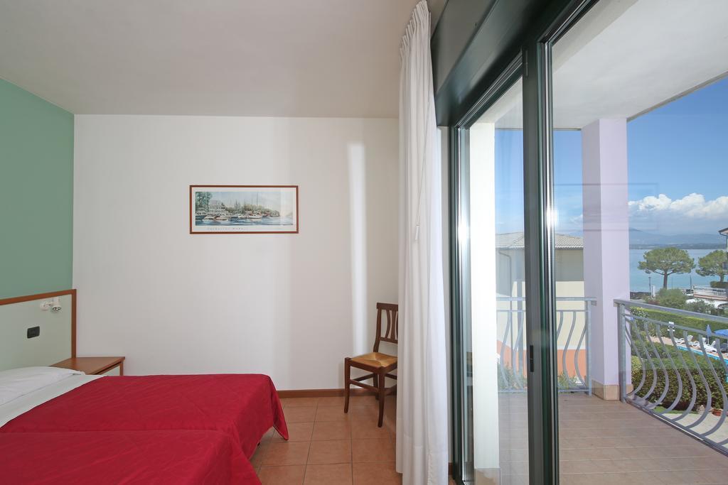 Nettuno Residence Hotel Peschiera del Garda Eksteriør billede