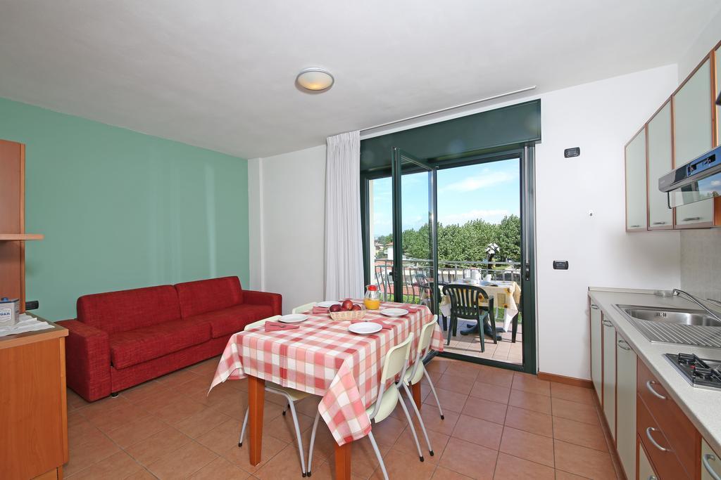Nettuno Residence Hotel Peschiera del Garda Eksteriør billede
