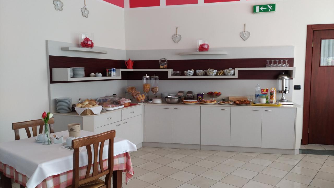 Nettuno Residence Hotel Peschiera del Garda Eksteriør billede